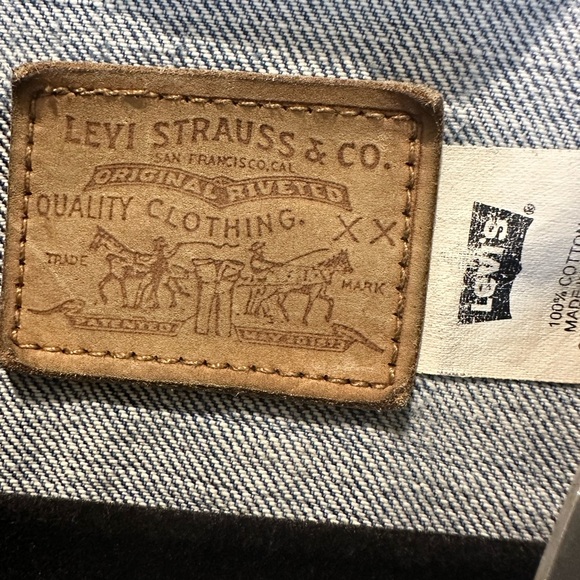 Levi’s vintage faded blue denim jacket - Picture 7 of 8